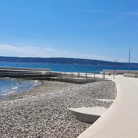 By Osibov Silverfish & Goldenfish Apartman Kastela