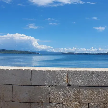 By Osibov Silverfish & Goldenfish Apartman Kastela