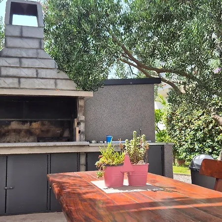 By Osibov Silverfish & Goldenfish Apartman Kastela